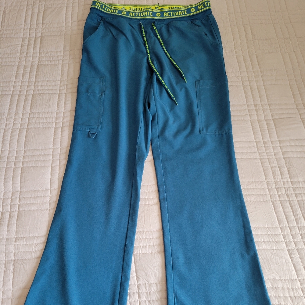 MedCouture Activate scrub pants